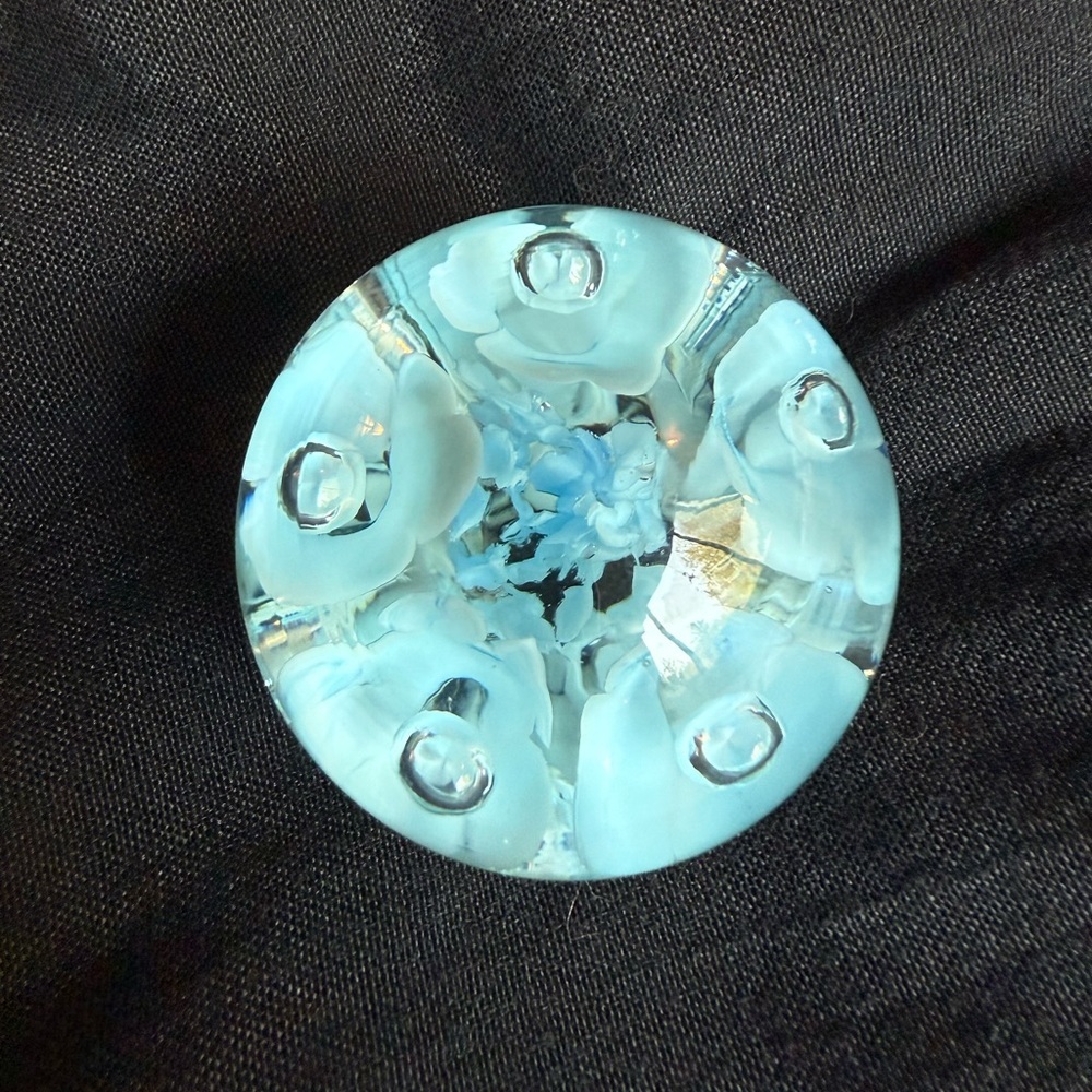 VTG JOE ST CLAIR Glass PAPERWEIGHT 2 3/4”  Signed Blue Floral Bubble (CB1) - Picture 3 of 6